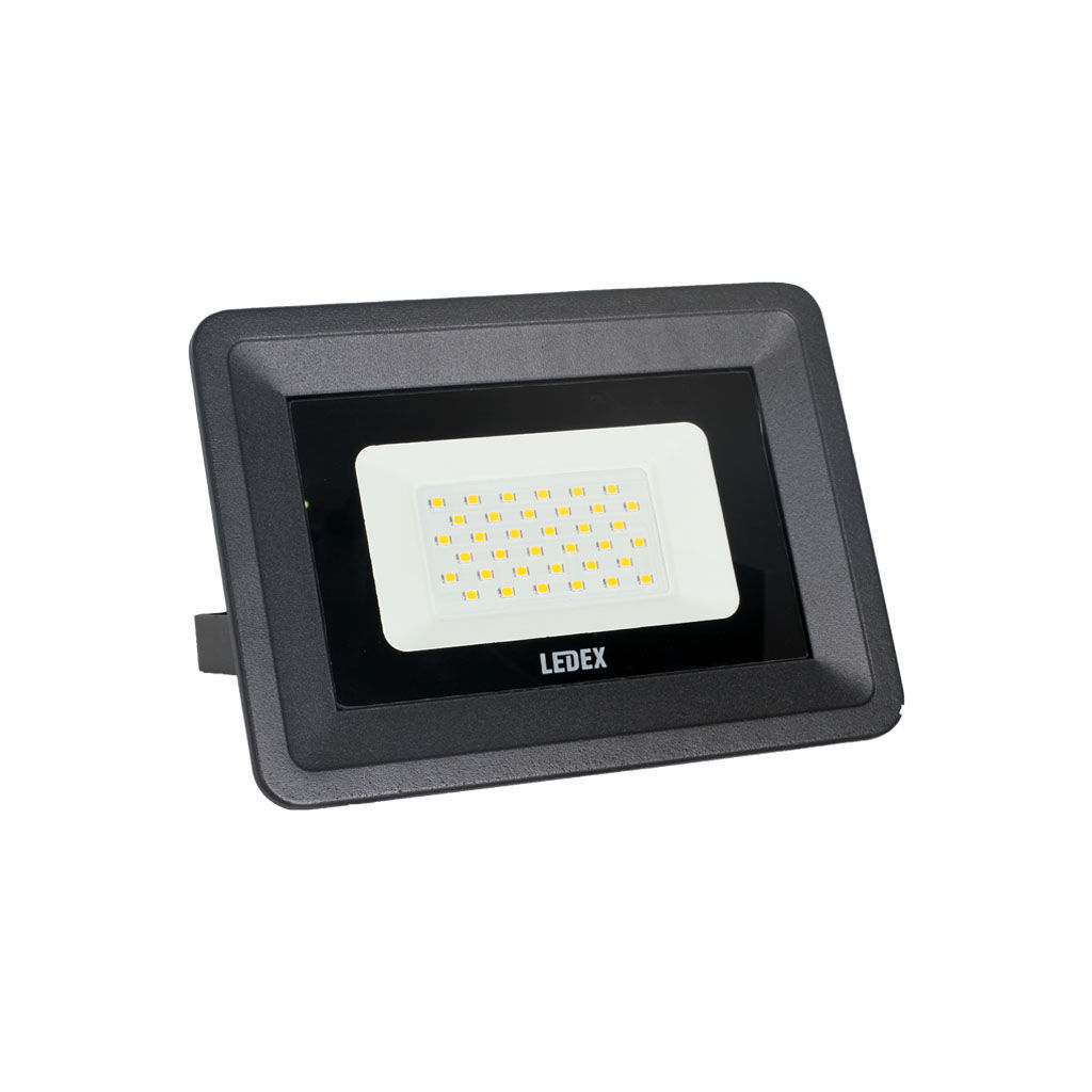 LED პროჟექტორი შავი 30ვტ 3000კ LEDEX IP65 — პროჟექტორი